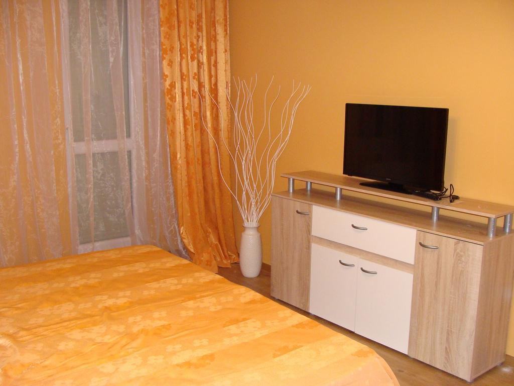 Ferienwohnung Centrum Business Apartman Szekszárd Zimmer foto